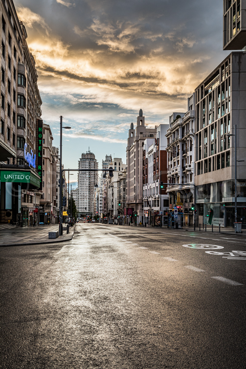 Imagen de la calle de Gran Vía completamente vacía durante el confinamiento por el COVID19